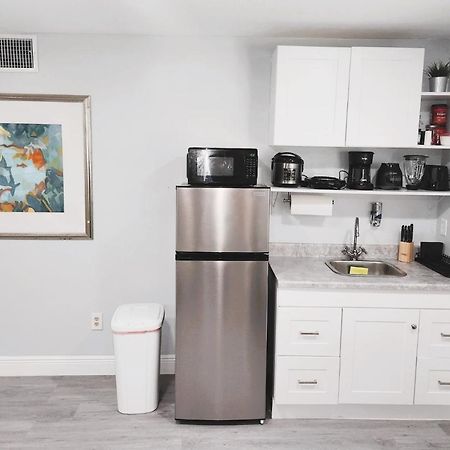 Cheerful Super Suite + 2 Queen + Sofa Bed Minutes From The Airport! Тампа Екстериор снимка