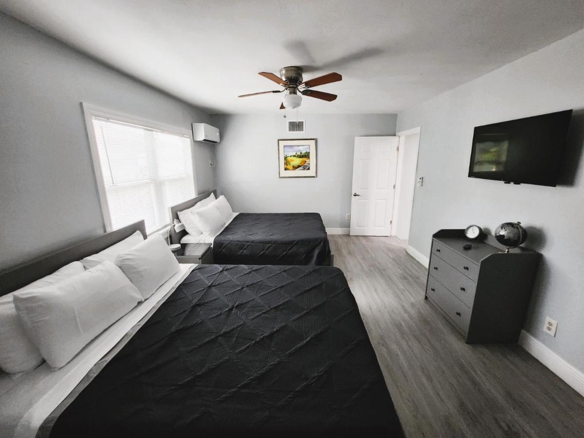 Cheerful Super Suite + 2 Queen + Sofa Bed Minutes From The Airport! Тампа Екстериор снимка