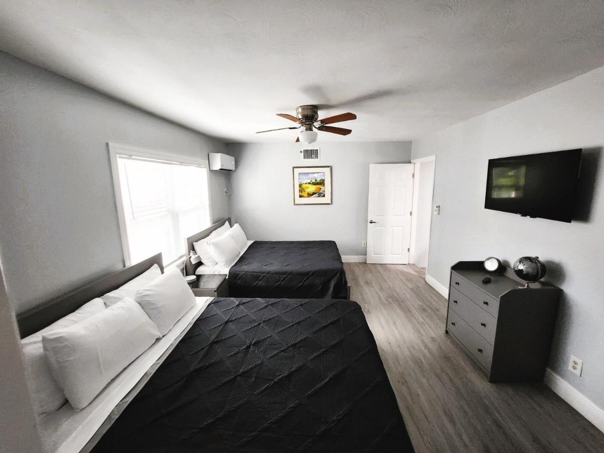 Cheerful Super Suite + 2 Queen + Sofa Bed Minutes From The Airport! Тампа Екстериор снимка