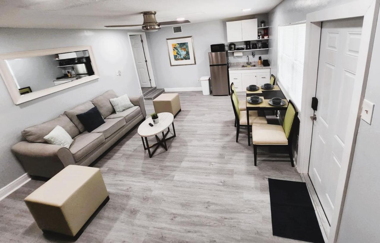 Cheerful Super Suite + 2 Queen + Sofa Bed Minutes From The Airport! Тампа Екстериор снимка